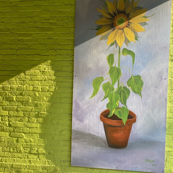 Lundun Pearl - Picture 1 of 5